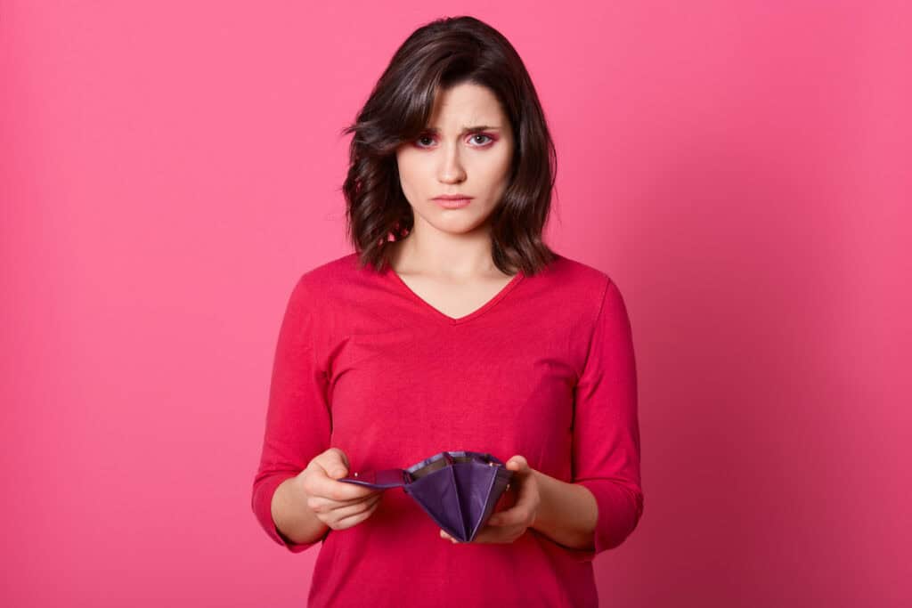 Por-Isso-Voce-Trabalha-o-Mes-Todo-e-Continua-Sem-Dinheiro-1024x683 Por Isso Você Trabalha o Mês Todo e Continua Sem dinheiro